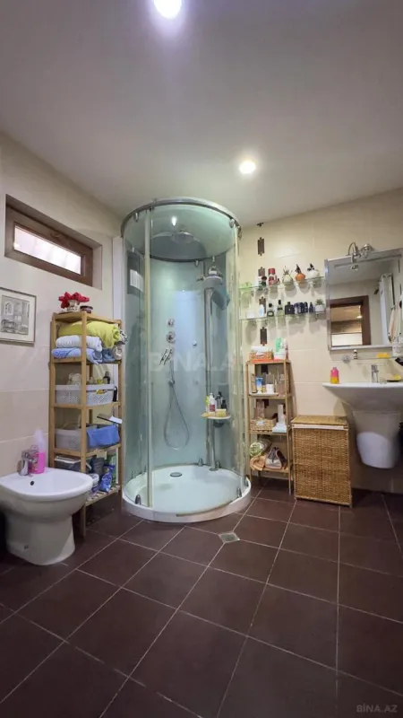 Satılır 5 otaqlı həyət evi 200 m²