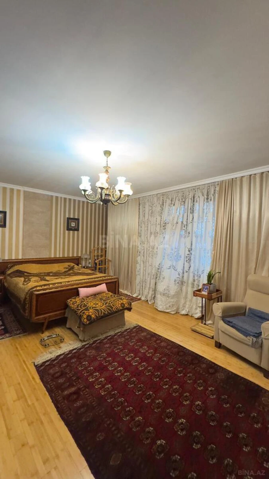 Satılır 5 otaqlı həyət evi 200 m²