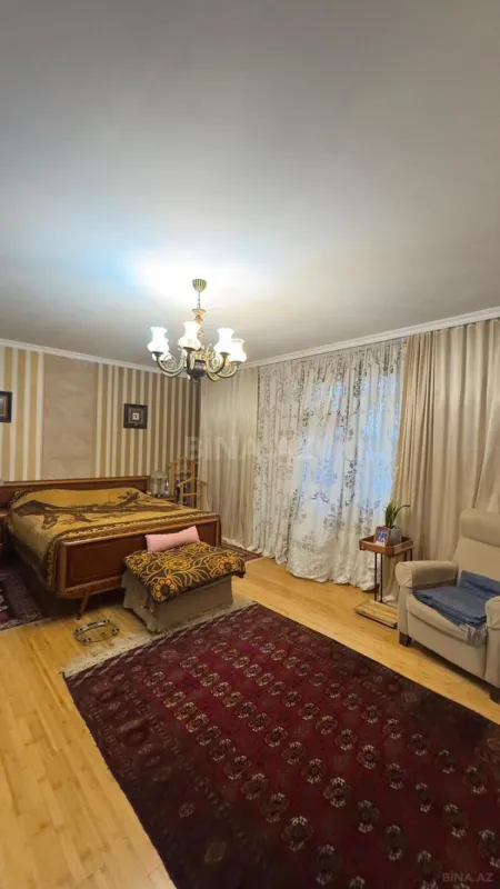 Satılır 5 otaqlı həyət evi 200 m²