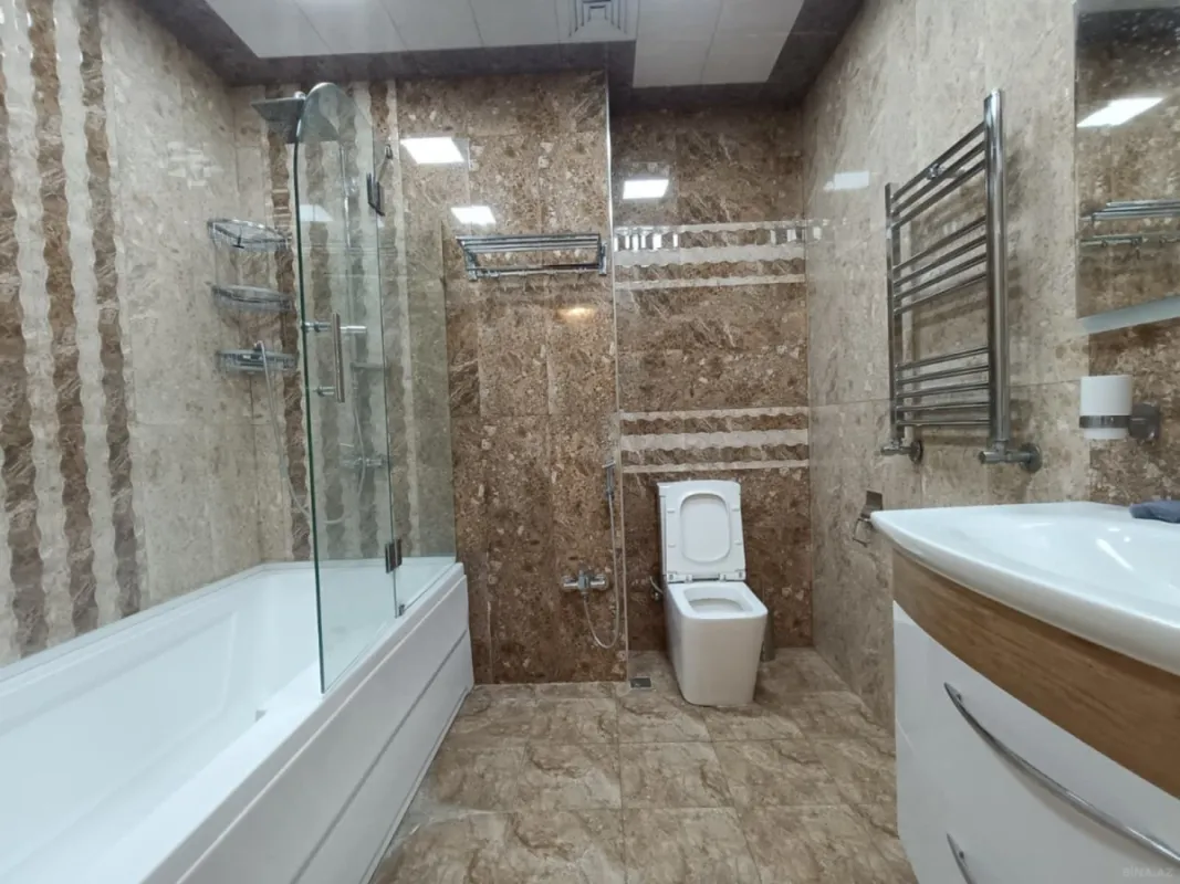 Kirayə verilir 3 otaqlı mənzil 140 m²