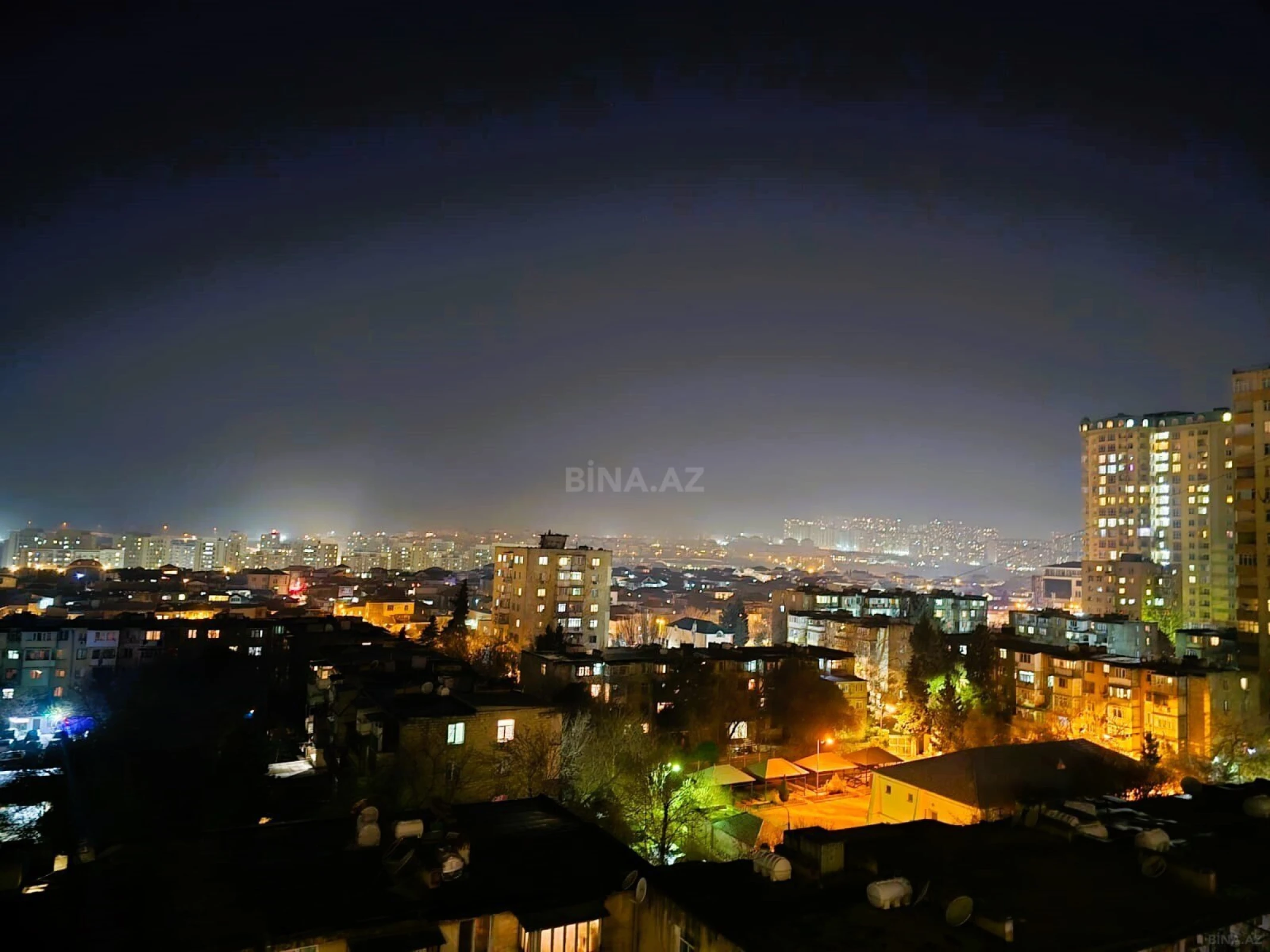 Satılır 4 otaqlı mənzil 195 m²