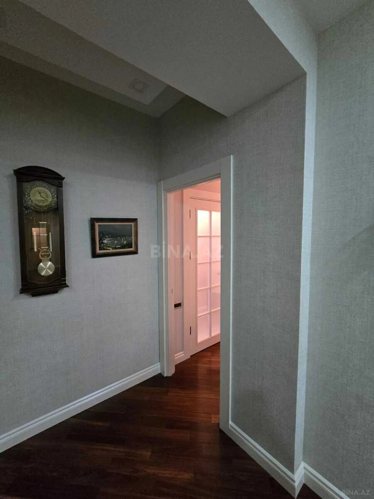 Satılır 4 otaqlı mənzil 195 m²