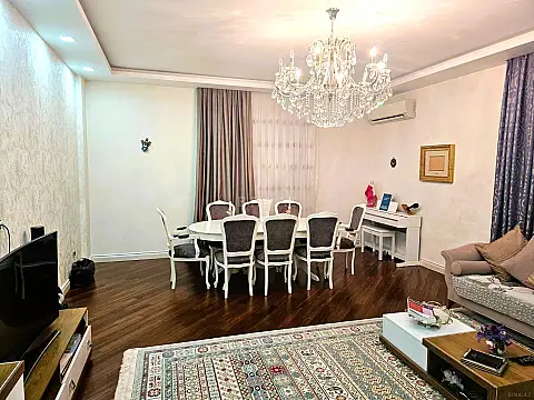 Satılır 4 otaqlı mənzil 195 m² — Bakı 4 otaq 195.00 m²