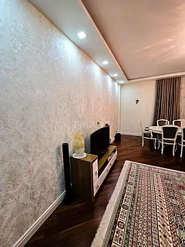 Satılır 4 otaqlı mənzil 195 m²