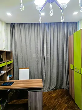 Satılır 4 otaqlı mənzil 195 m²