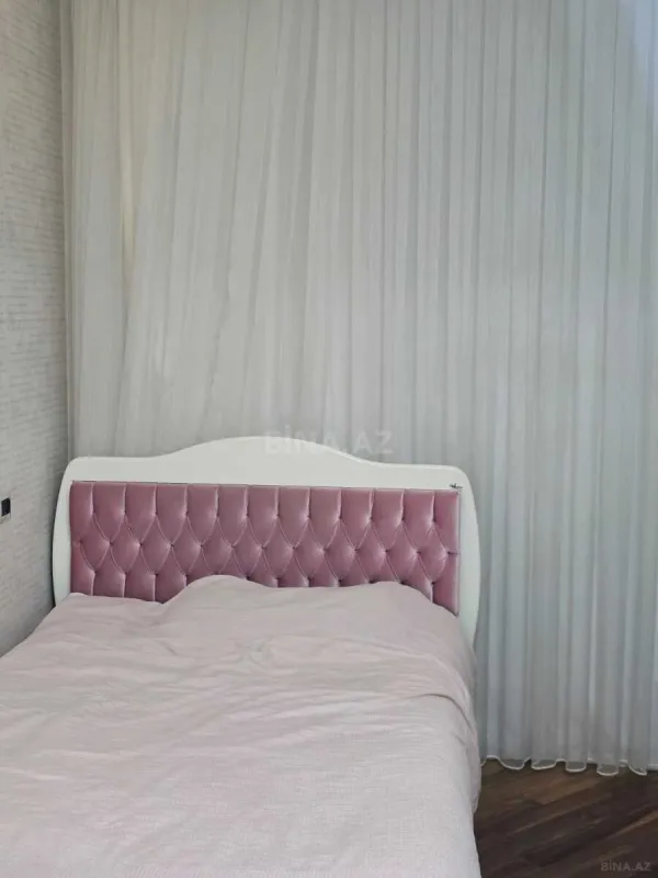 Satılır 4 otaqlı mənzil 195 m²