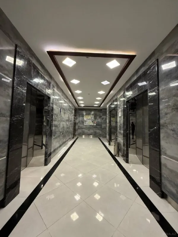 Satılır 5 otaqlı mənzil 324 m²