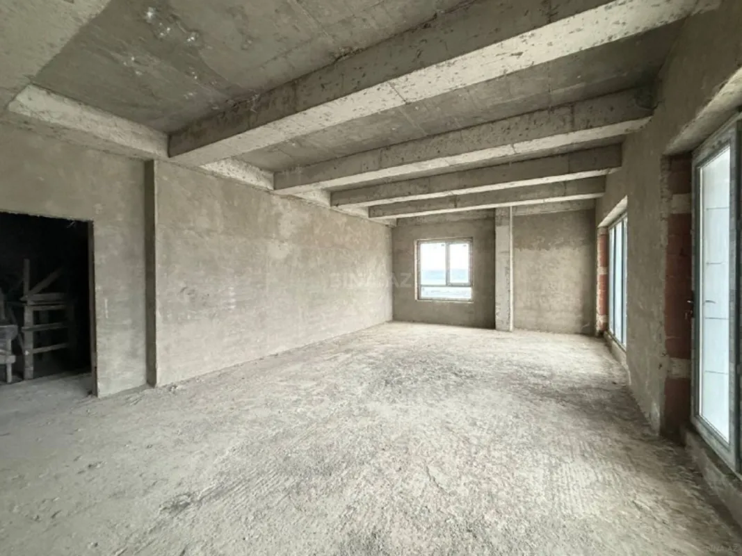 Satılır 5 otaqlı mənzil 324 m²