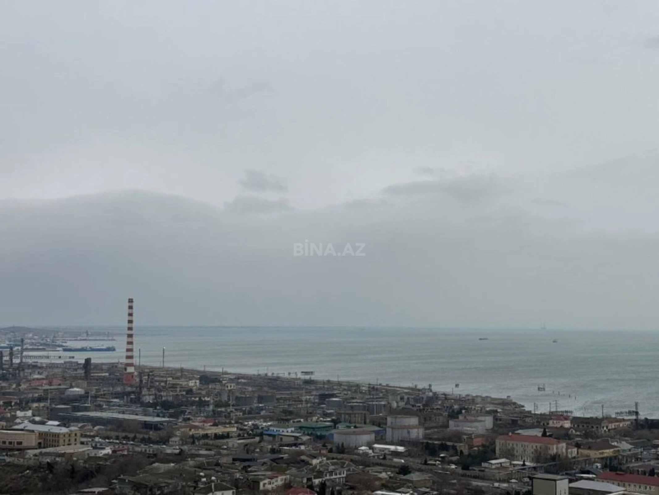 Satılır 5 otaqlı mənzil 324 m²