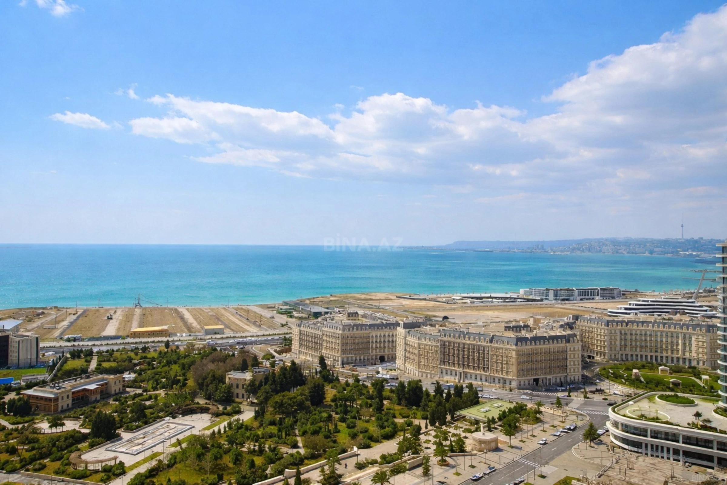 Satılır 5 otaqlı mənzil 324 m²