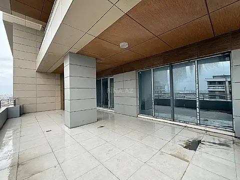 Satılır 5 otaqlı mənzil 324 m²