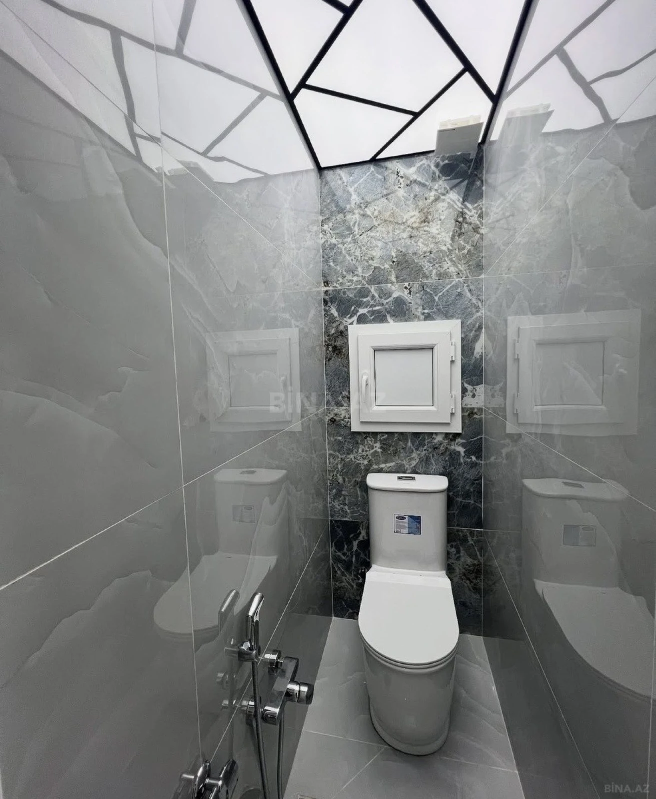 Satılır 2 otaqlı mənzil 72 m²