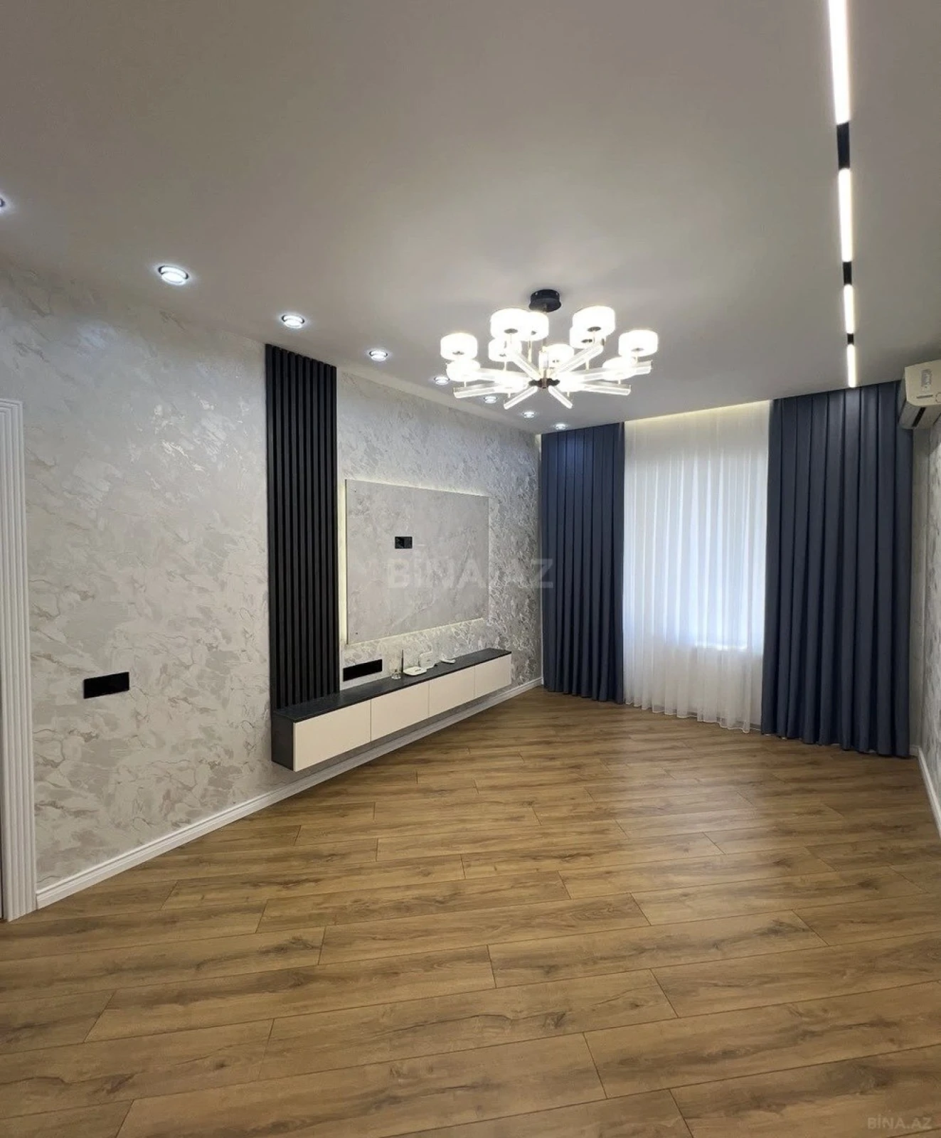 Satılır 2 otaqlı mənzil 72 m²