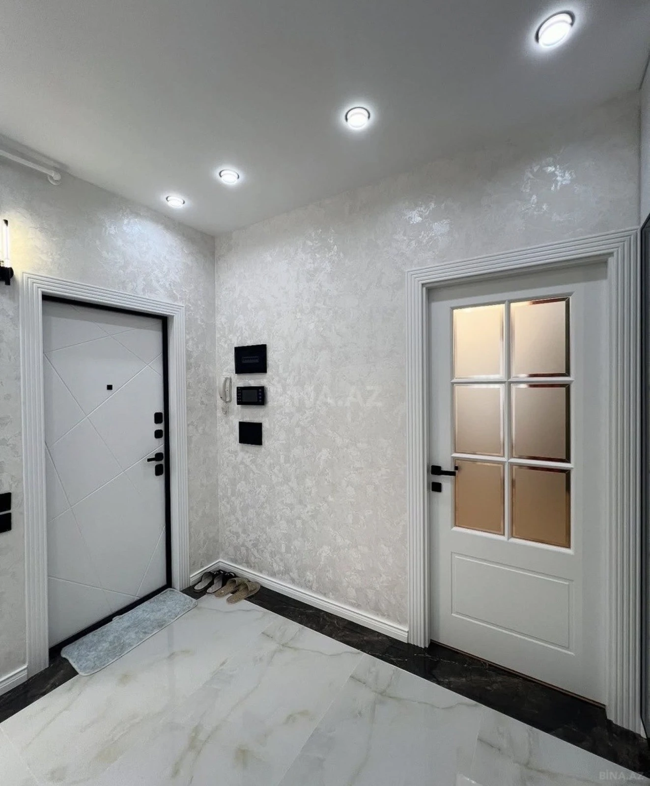 Satılır 2 otaqlı mənzil 72 m²