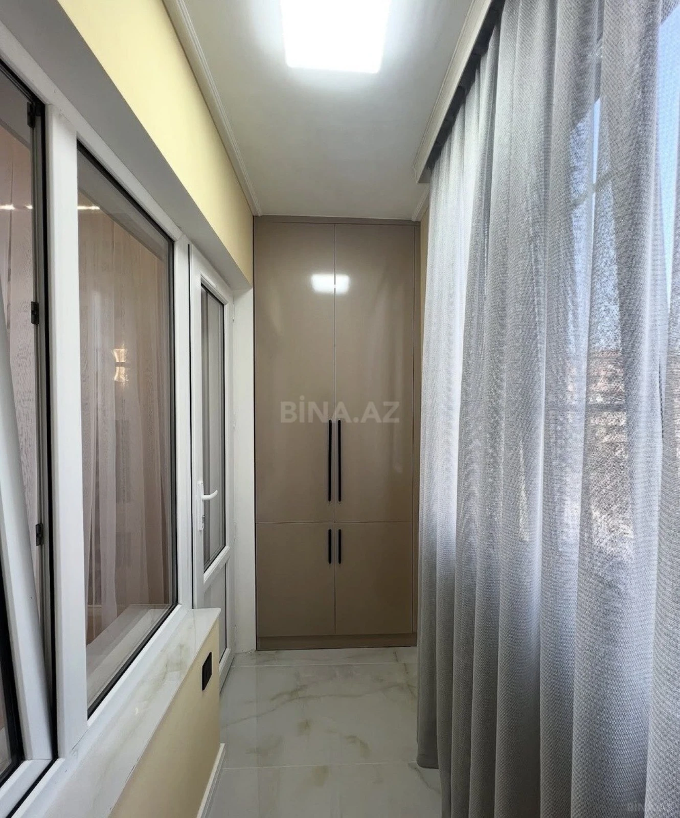Satılır 2 otaqlı mənzil 72 m²