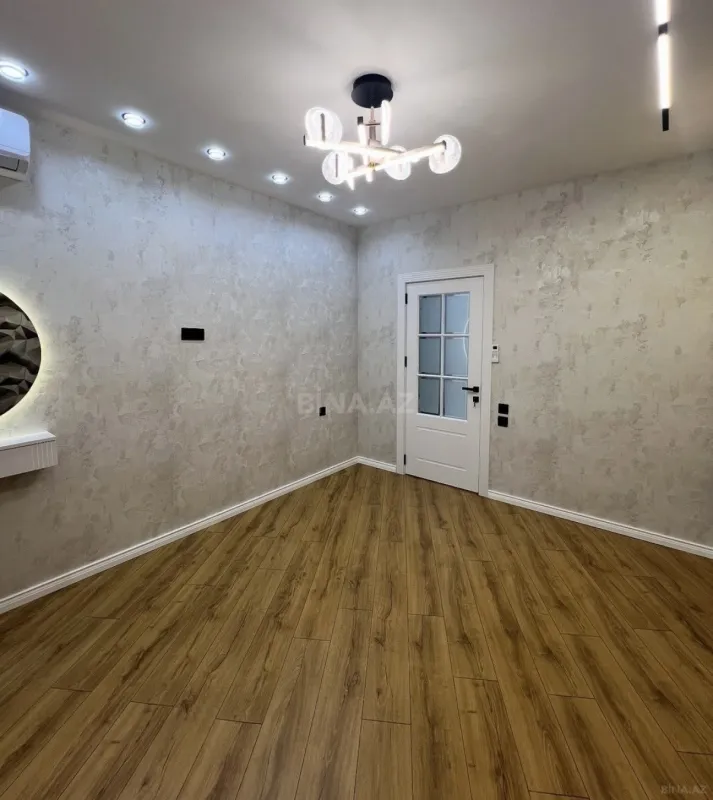 Satılır 2 otaqlı mənzil 72 m²