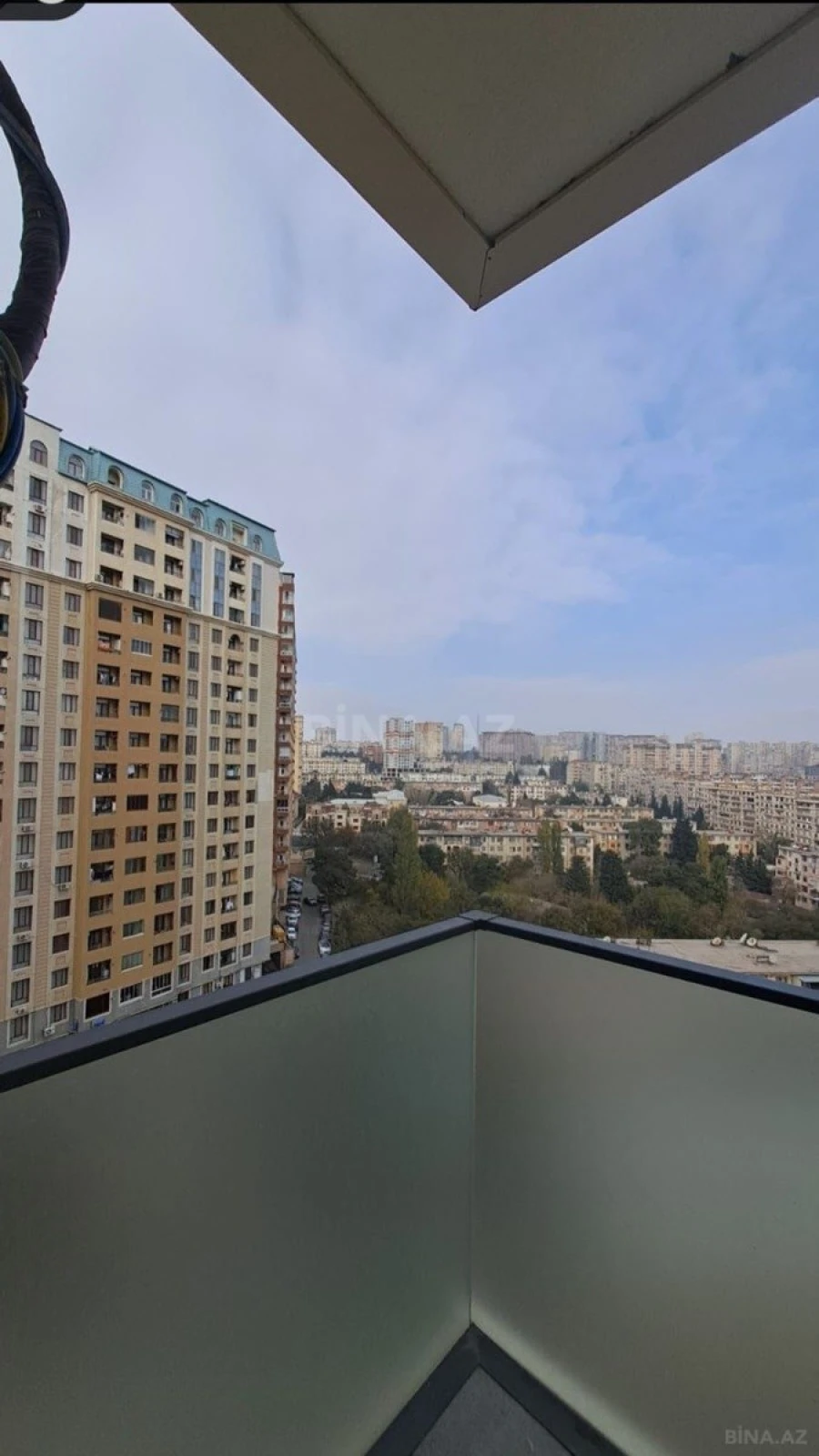 Kirayə verilir 3 otaqlı mənzil 95 m²