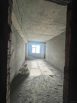 Satılır 1 otaqlı mənzil 78.5 m²