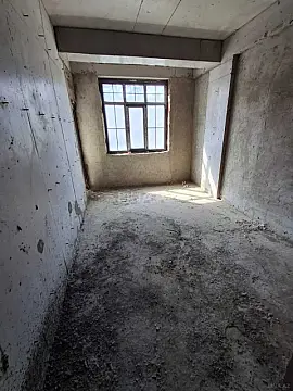 Satılır 1 otaqlı mənzil 78.5 m²