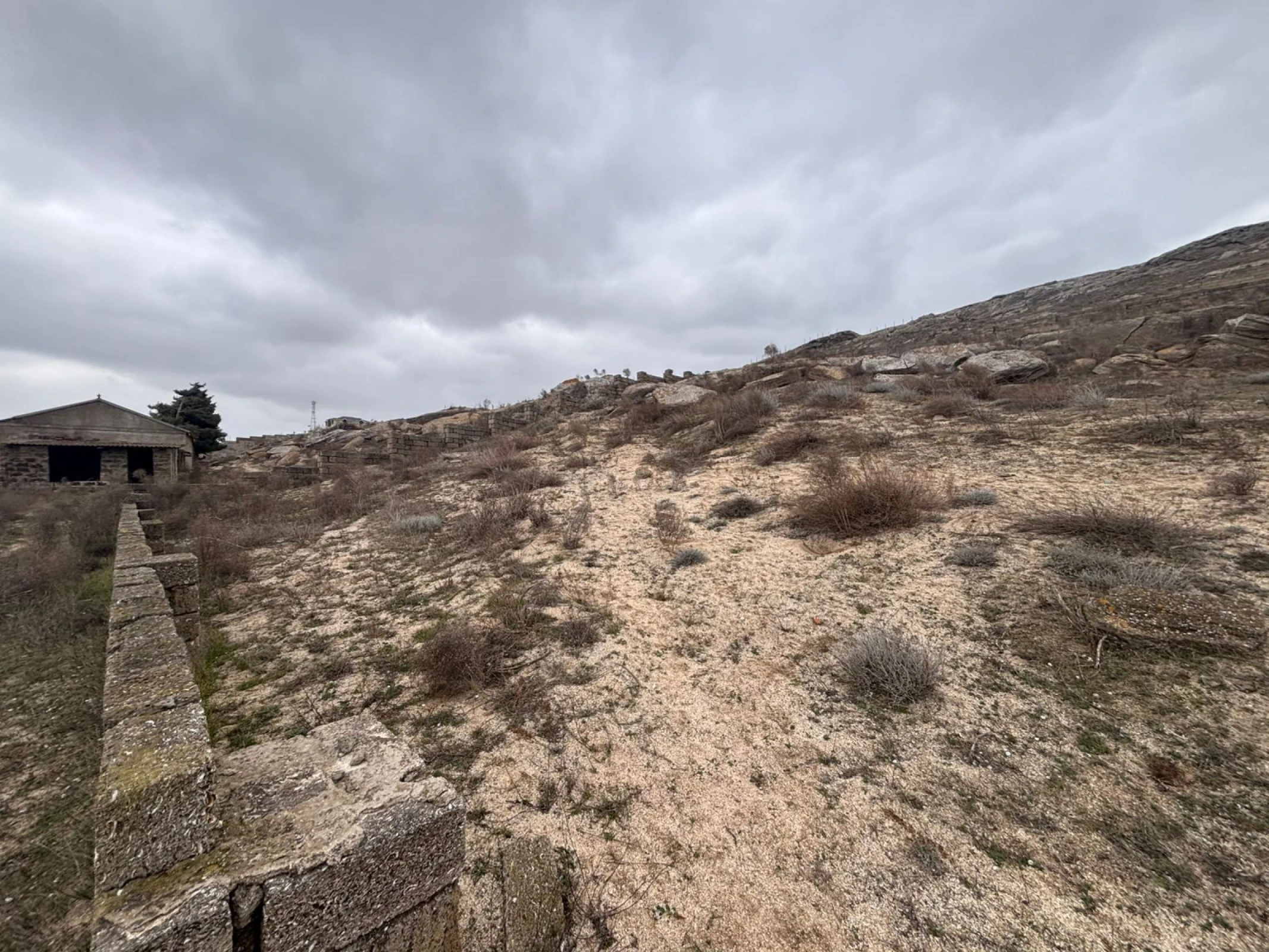 Satılır torpaq sahəsi 6 m²