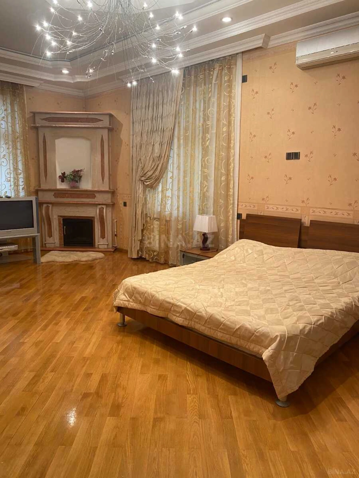 Satılır 6 otaqlı həyət evi 360 m²
