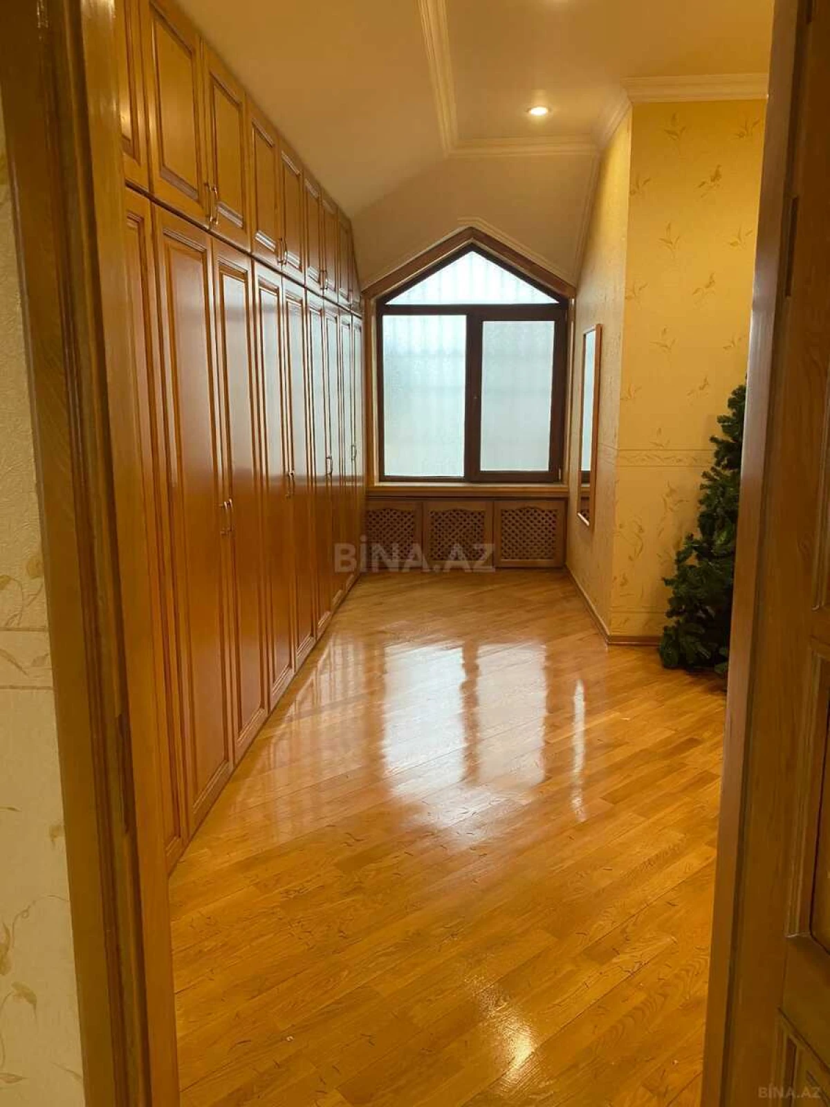 Satılır 6 otaqlı həyət evi 360 m²