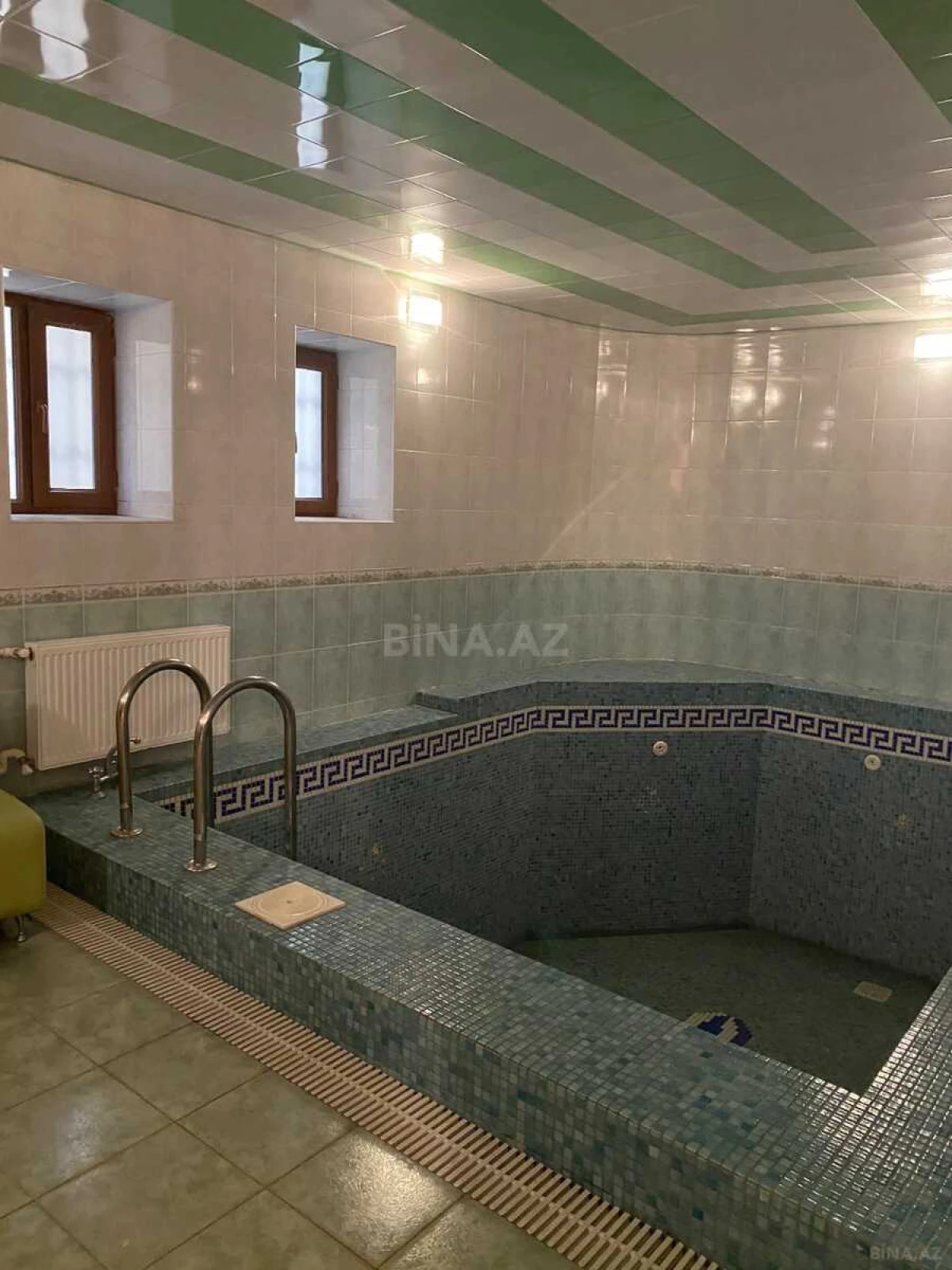 Satılır 6 otaqlı həyət evi 360 m²