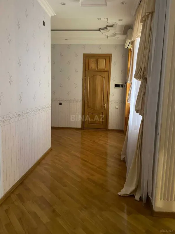 Satılır 6 otaqlı həyət evi 360 m²