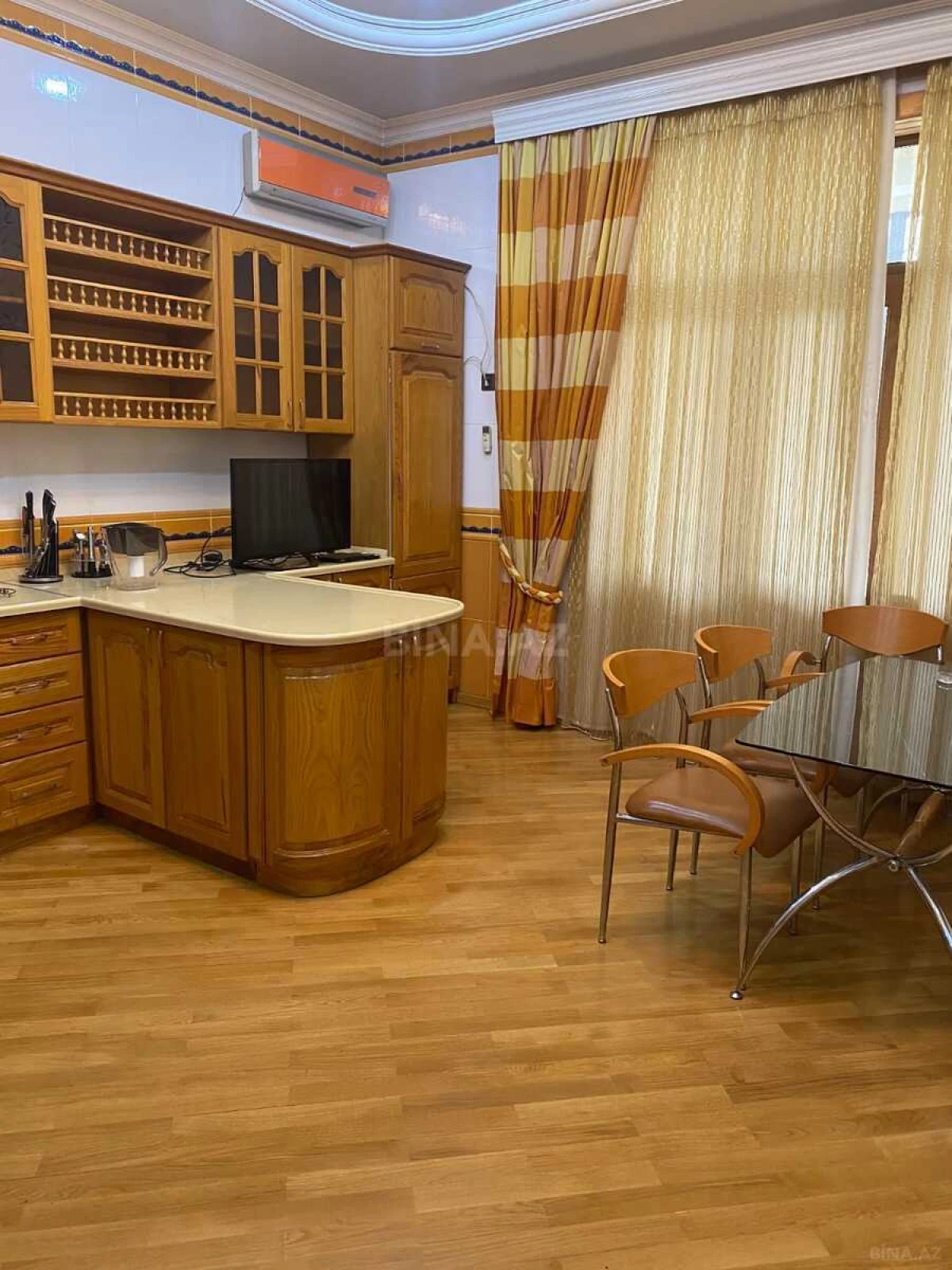 Satılır 6 otaqlı həyət evi 360 m²