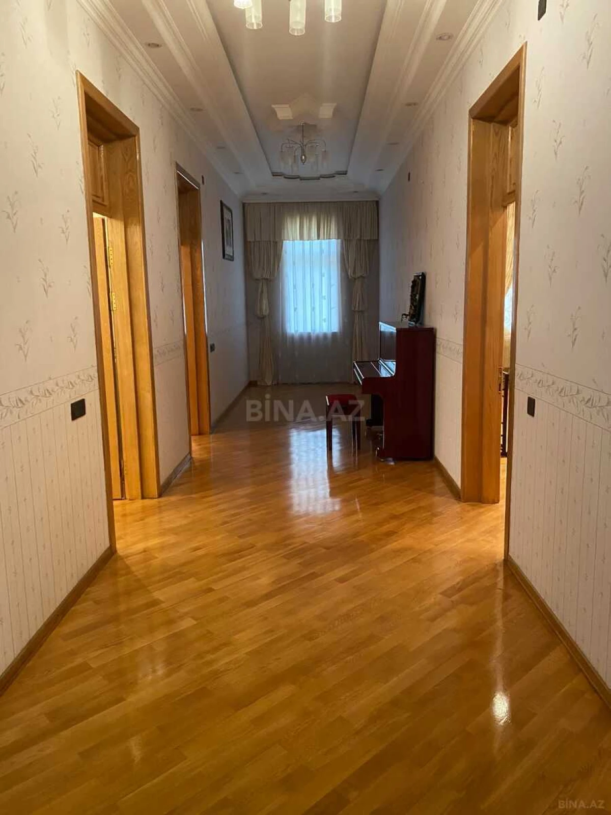 Satılır 6 otaqlı həyət evi 360 m²