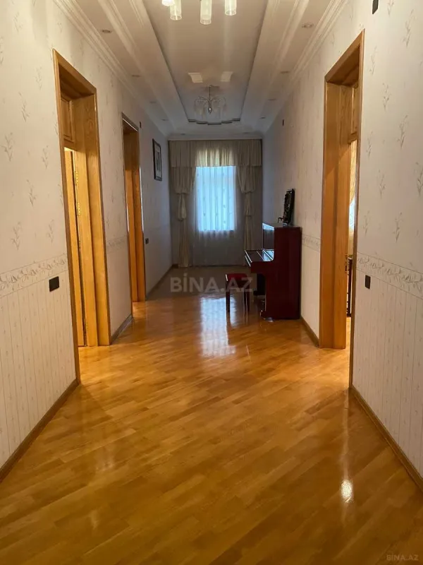 Satılır 6 otaqlı həyət evi 360 m²