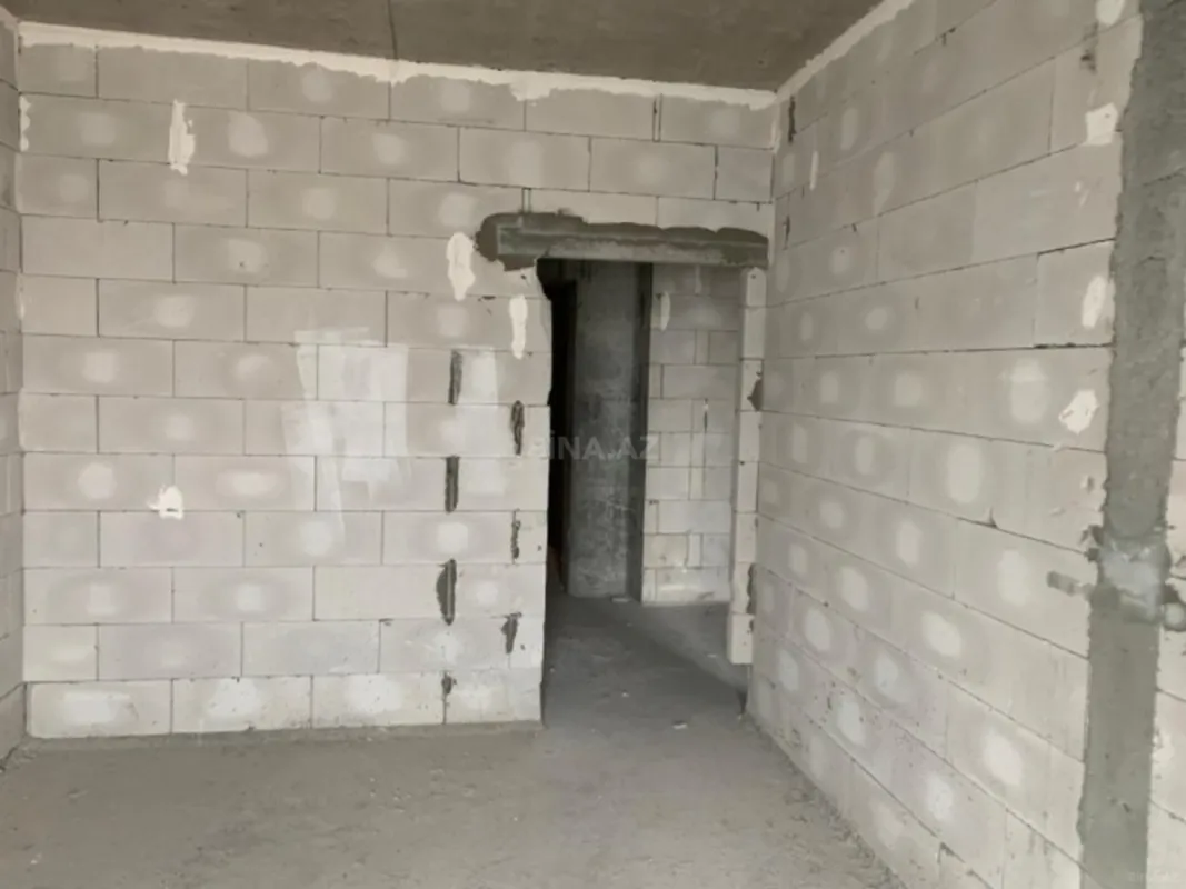 Satılır 2 otaqlı mənzil 104 m²
