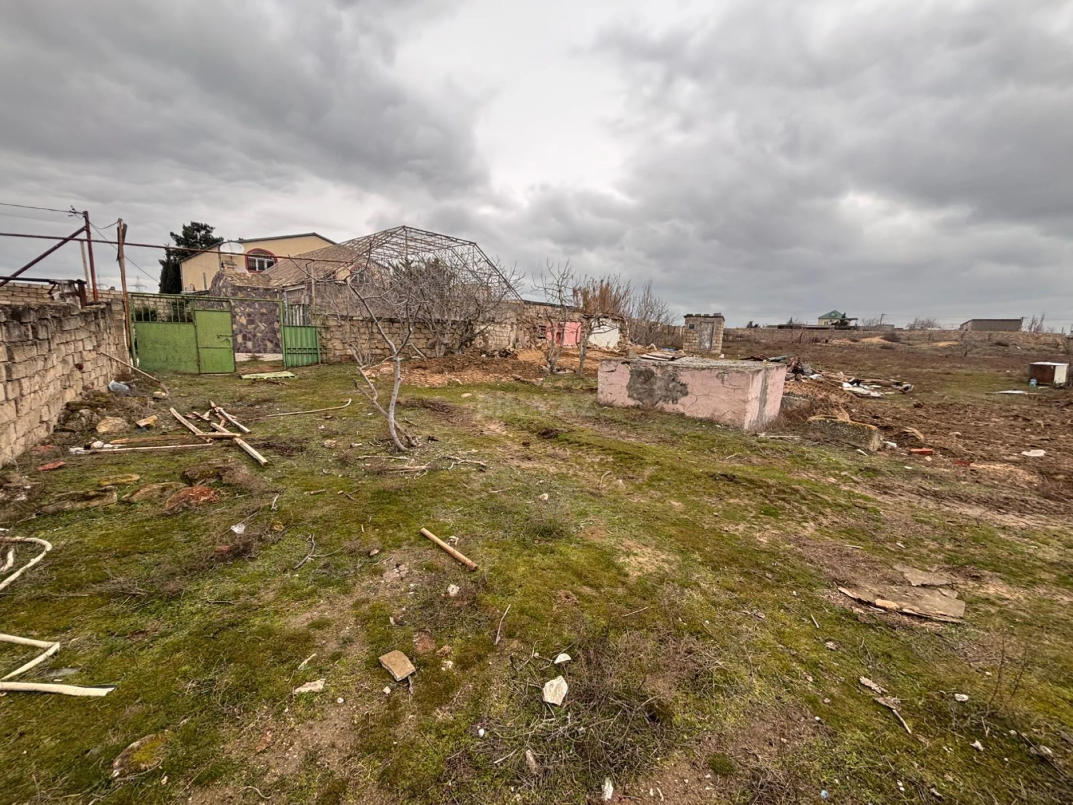 Satılır torpaq sahəsi 4 m²