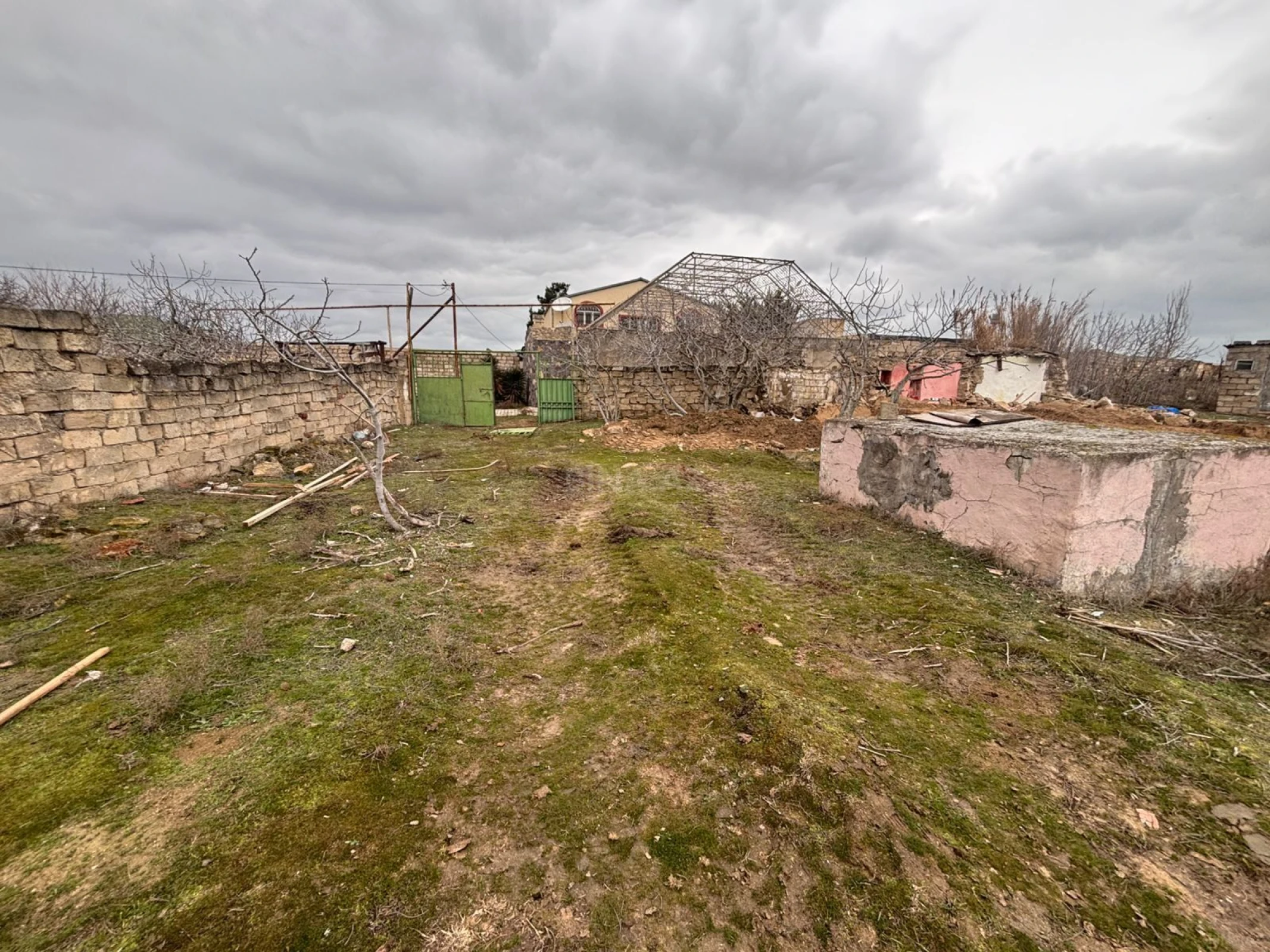 Satılır torpaq sahəsi 4 m²