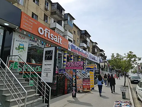 Satılır obyekt 124 m² — Bakı, İnşaatçılar 124.00 m²