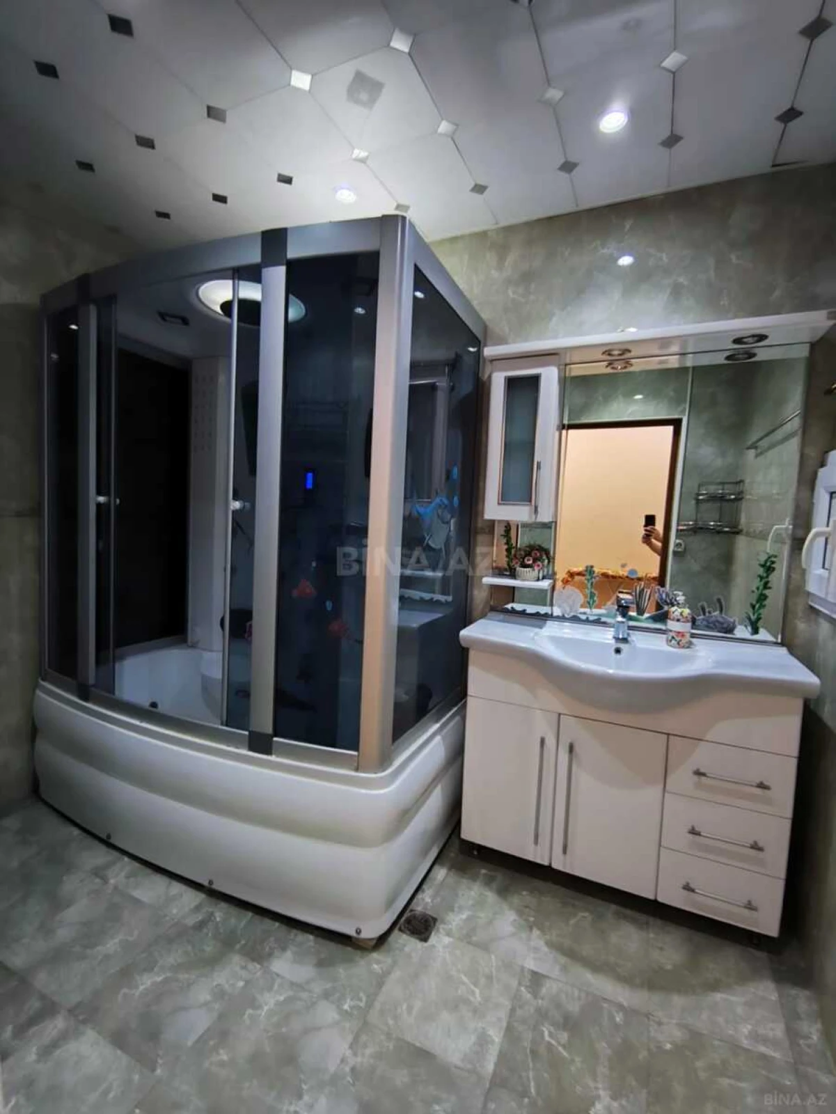 Satılır 2 otaqlı mənzil 100 m²