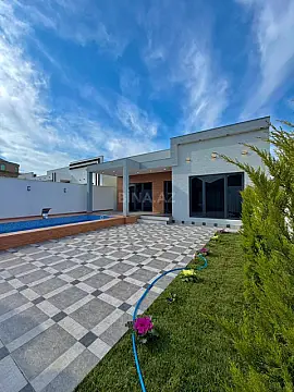 Satılır 4 otaqlı həyət evi 150 m²