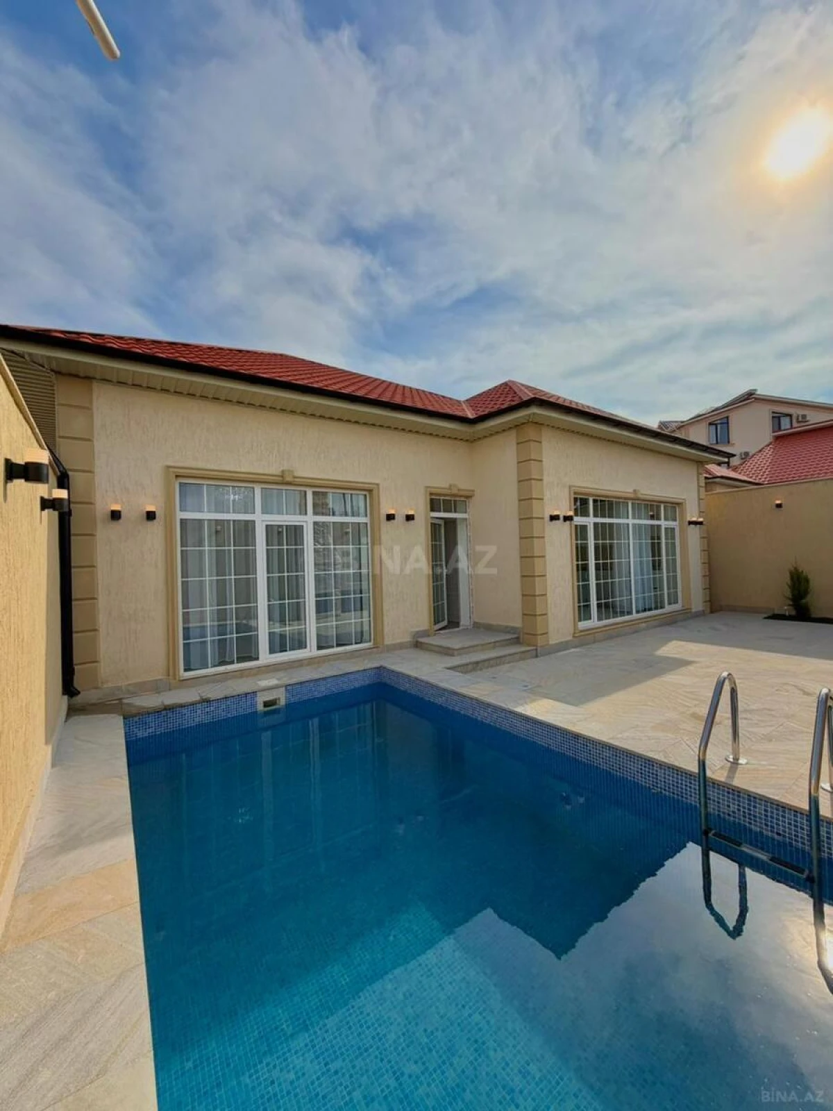 Satılır 4 otaqlı həyət evi 140 m²