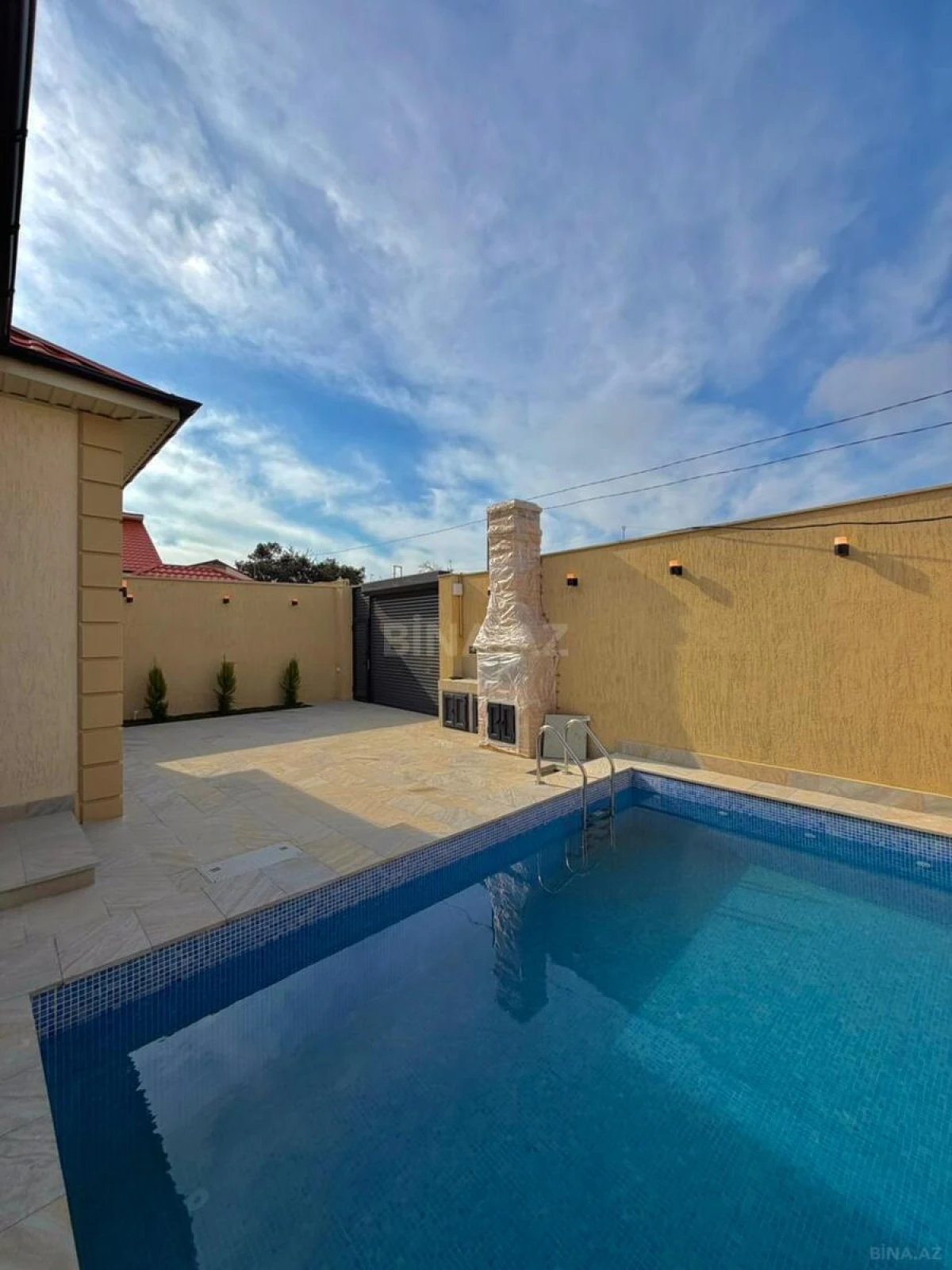 Satılır 4 otaqlı həyət evi 140 m²