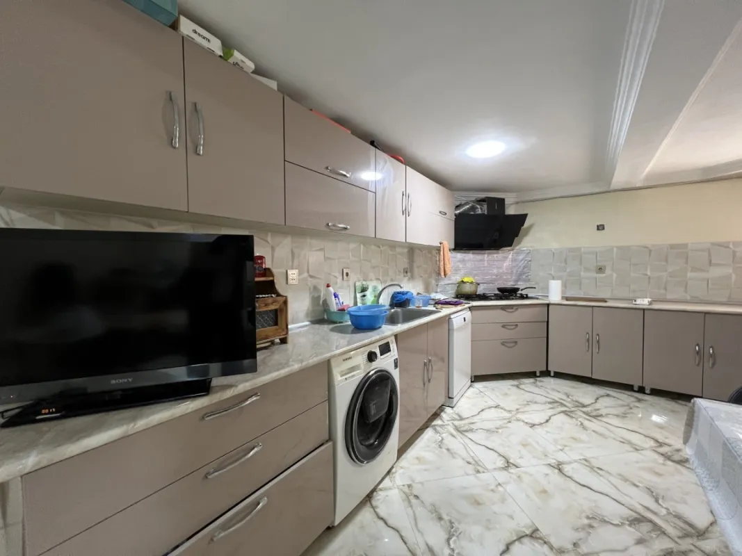 Satılır 6 otaqlı həyət evi 250 m²