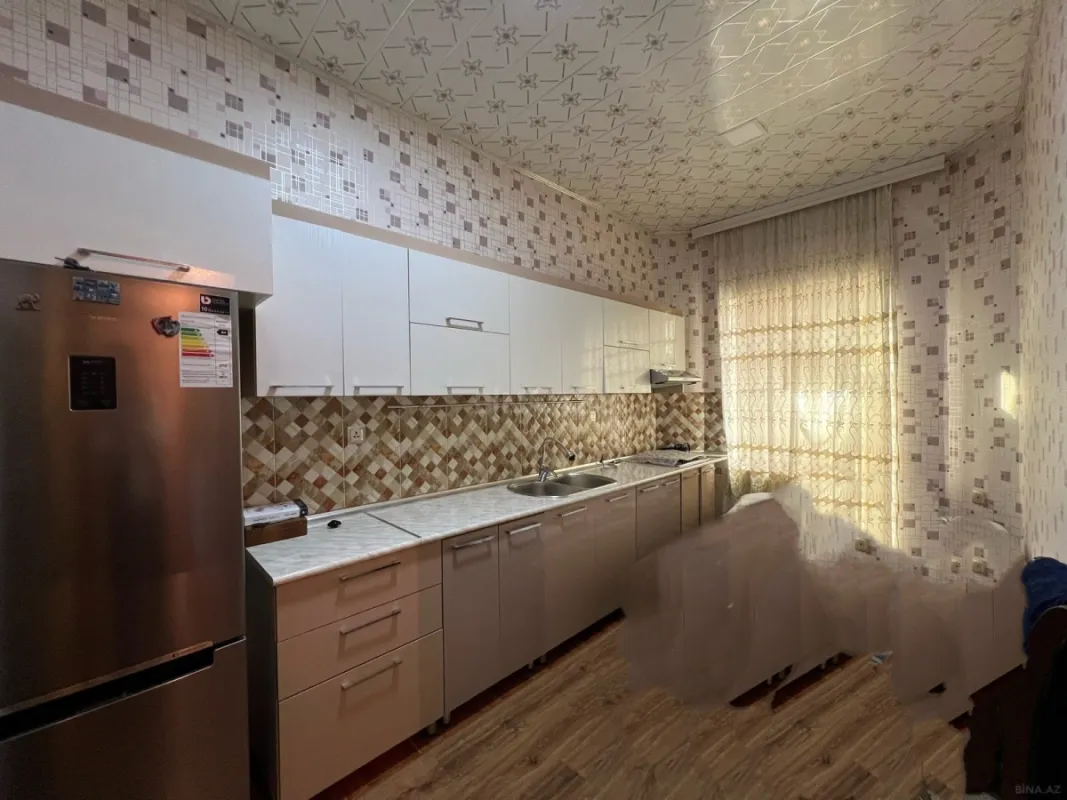 Satılır 6 otaqlı həyət evi 250 m²
