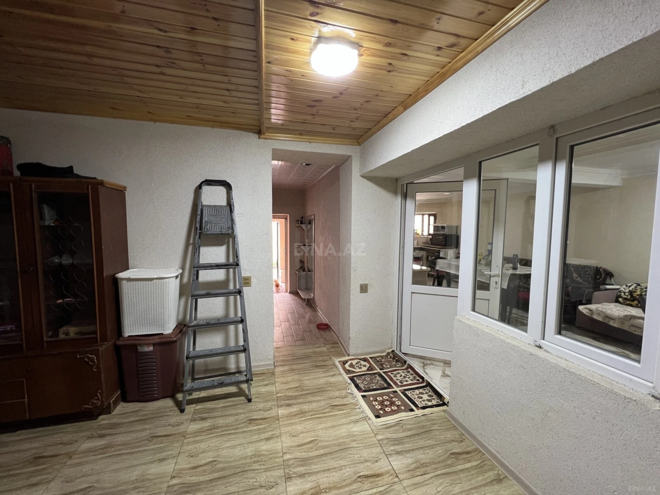 Satılır 6 otaqlı həyət evi 250 m²