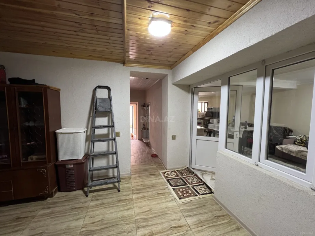 Satılır 6 otaqlı həyət evi 250 m²
