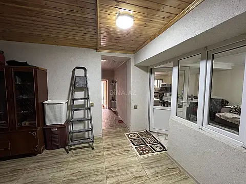 Satılır 6 otaqlı həyət evi 250 m²