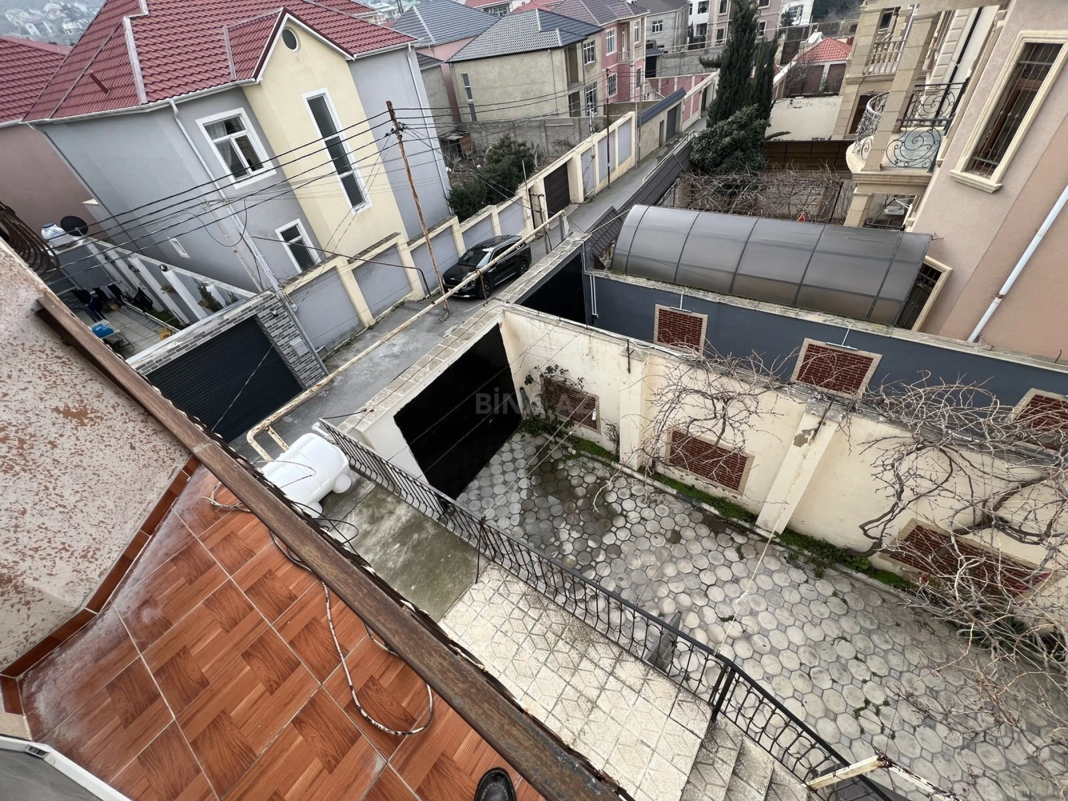 Satılır 6 otaqlı həyət evi 250 m²