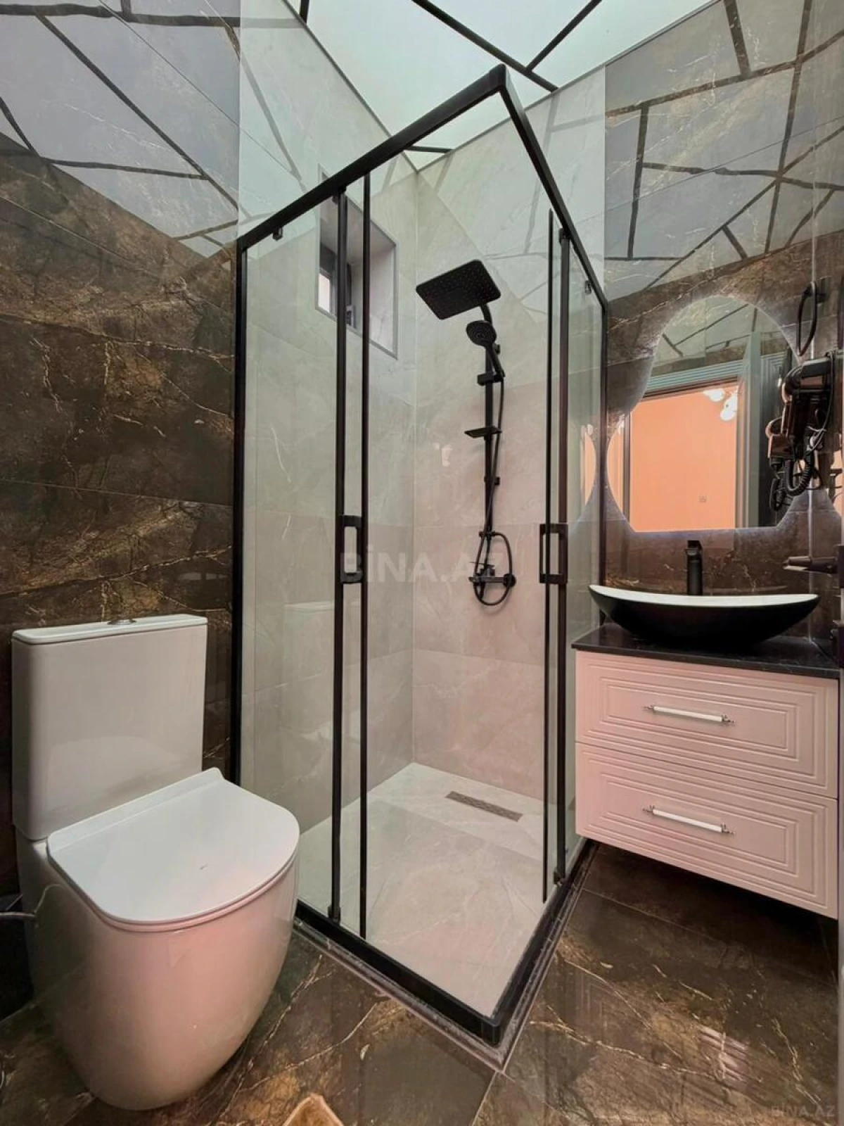 Satılır 5 otaqlı həyət evi 200 m²