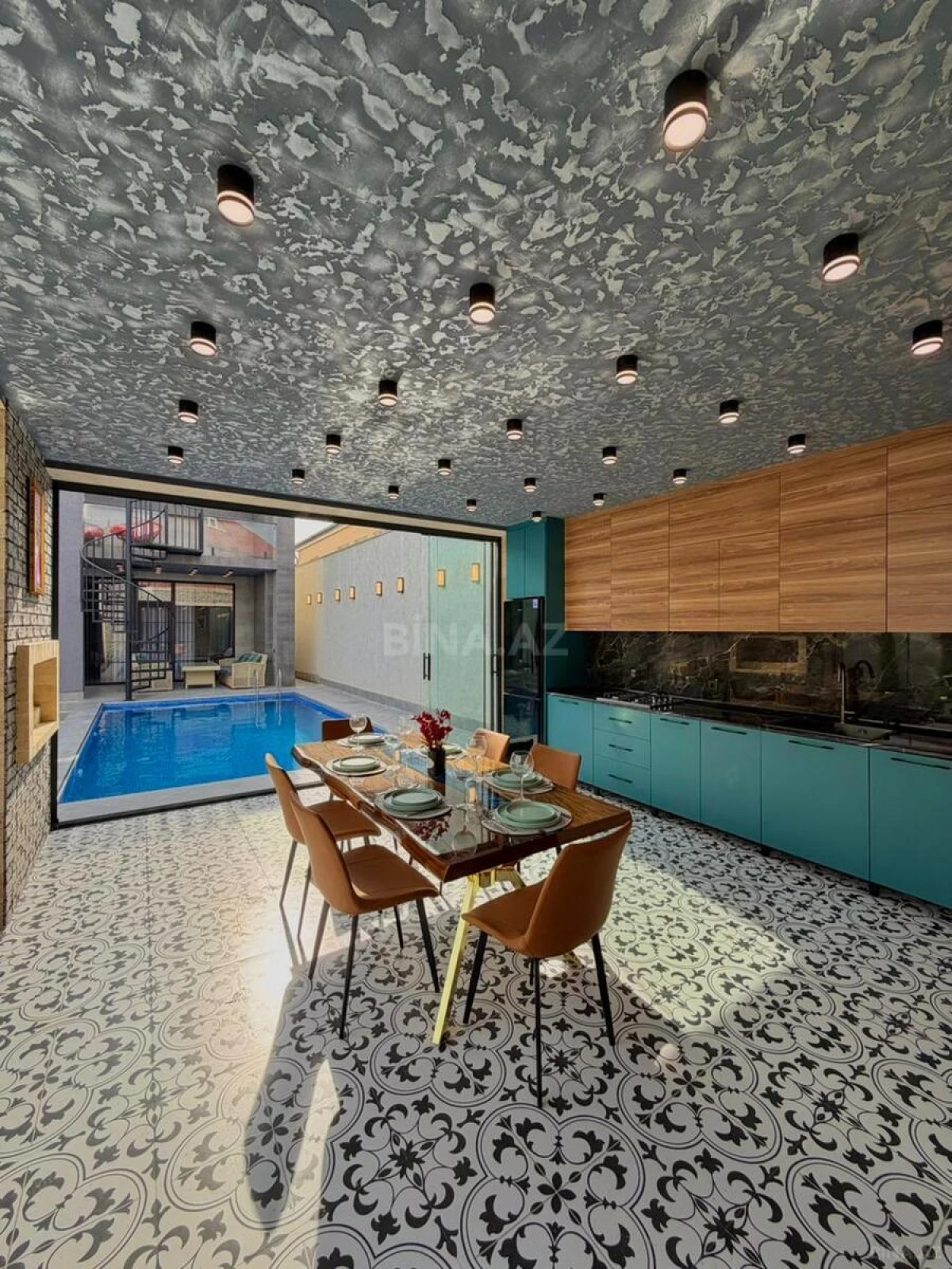 Satılır 5 otaqlı həyət evi 200 m²