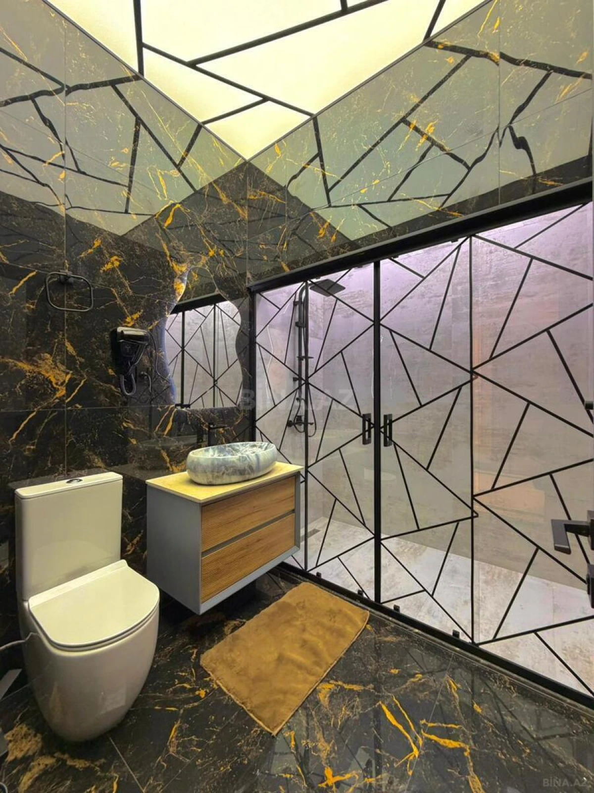 Satılır 5 otaqlı həyət evi 200 m²