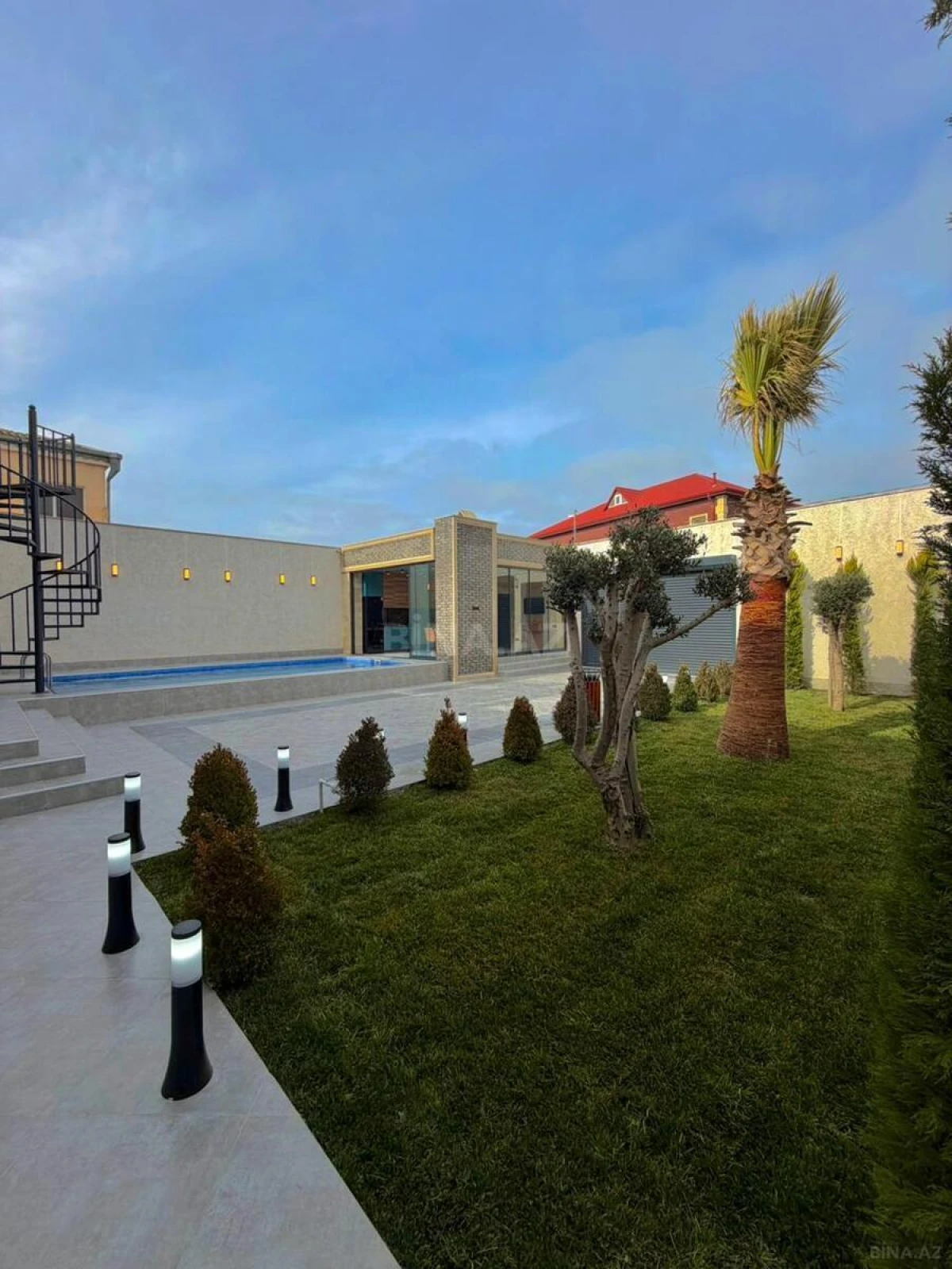 Satılır 5 otaqlı həyət evi 200 m²