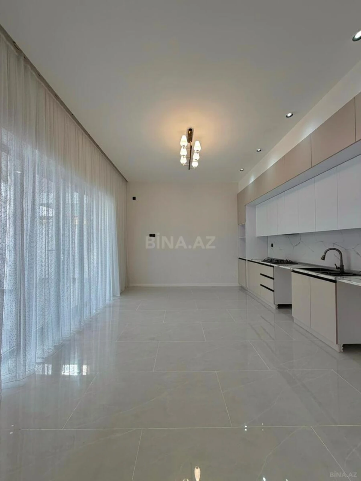Satılır 4 otaqlı həyət evi 160 m²